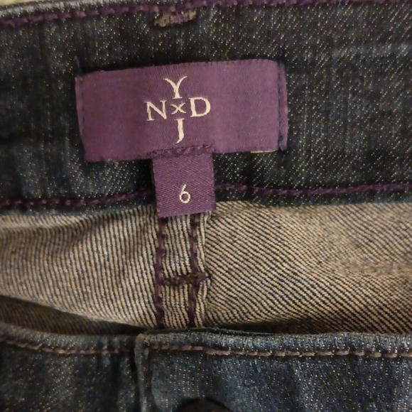 NYDJ Sylvia Relaxed Jeans - Picture 3 of 5